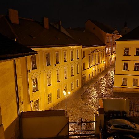 Velke Studio Na Velkem Namesti S Vybavenou Kuchyni Hradec Králové Extérieur photo